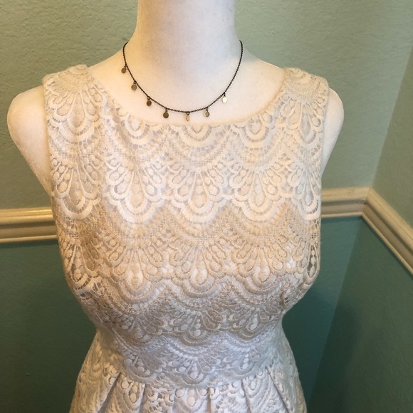 Elegant WHBM Classy Striped Dress - Picture 4 of 5